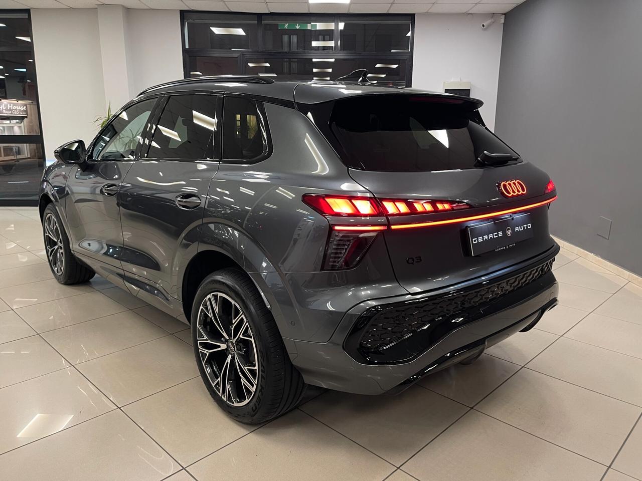 New Audi Q3 2.0TDI 150cvSline Tech plus