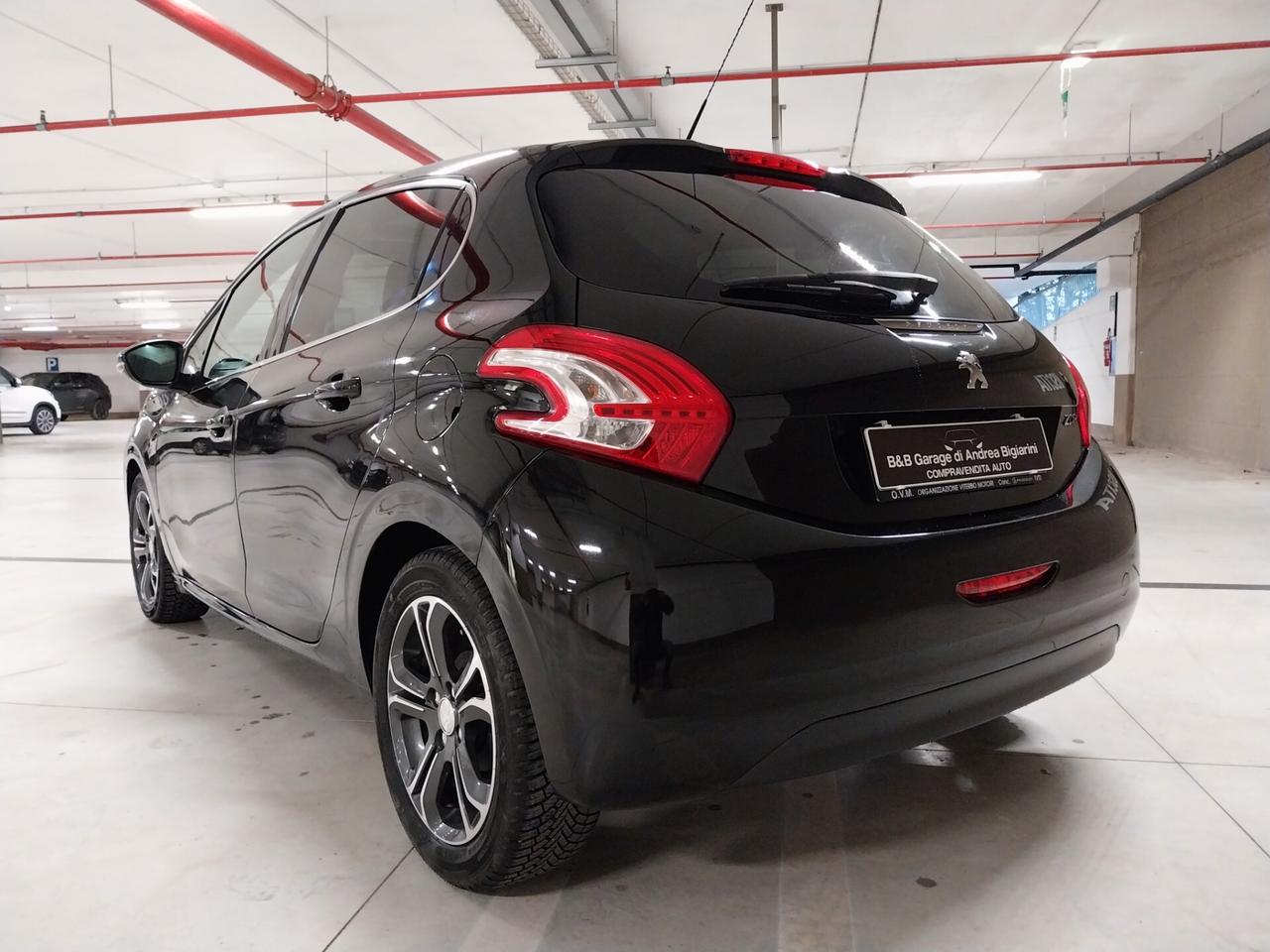 Peugeot 208 1.2 VTi 82 CV - ok neopatentati