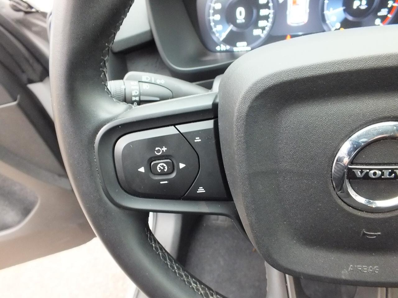 VOLVO XC40 B3 AUTOM.AUTOCARRO N1