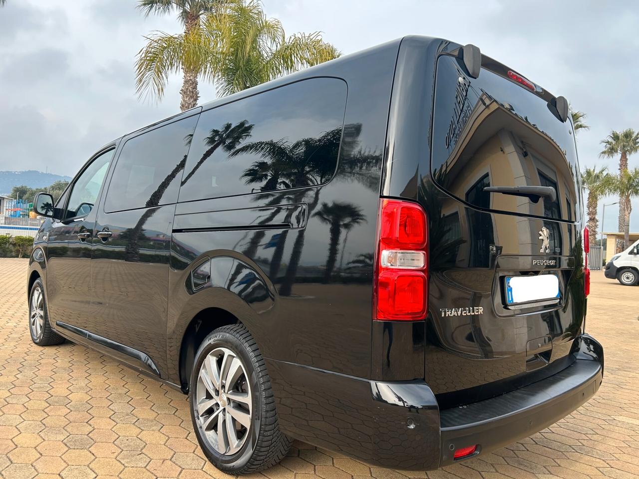 Peugeot Traveller 2.0HDi 7P Long Allure DOPPIA PORTA