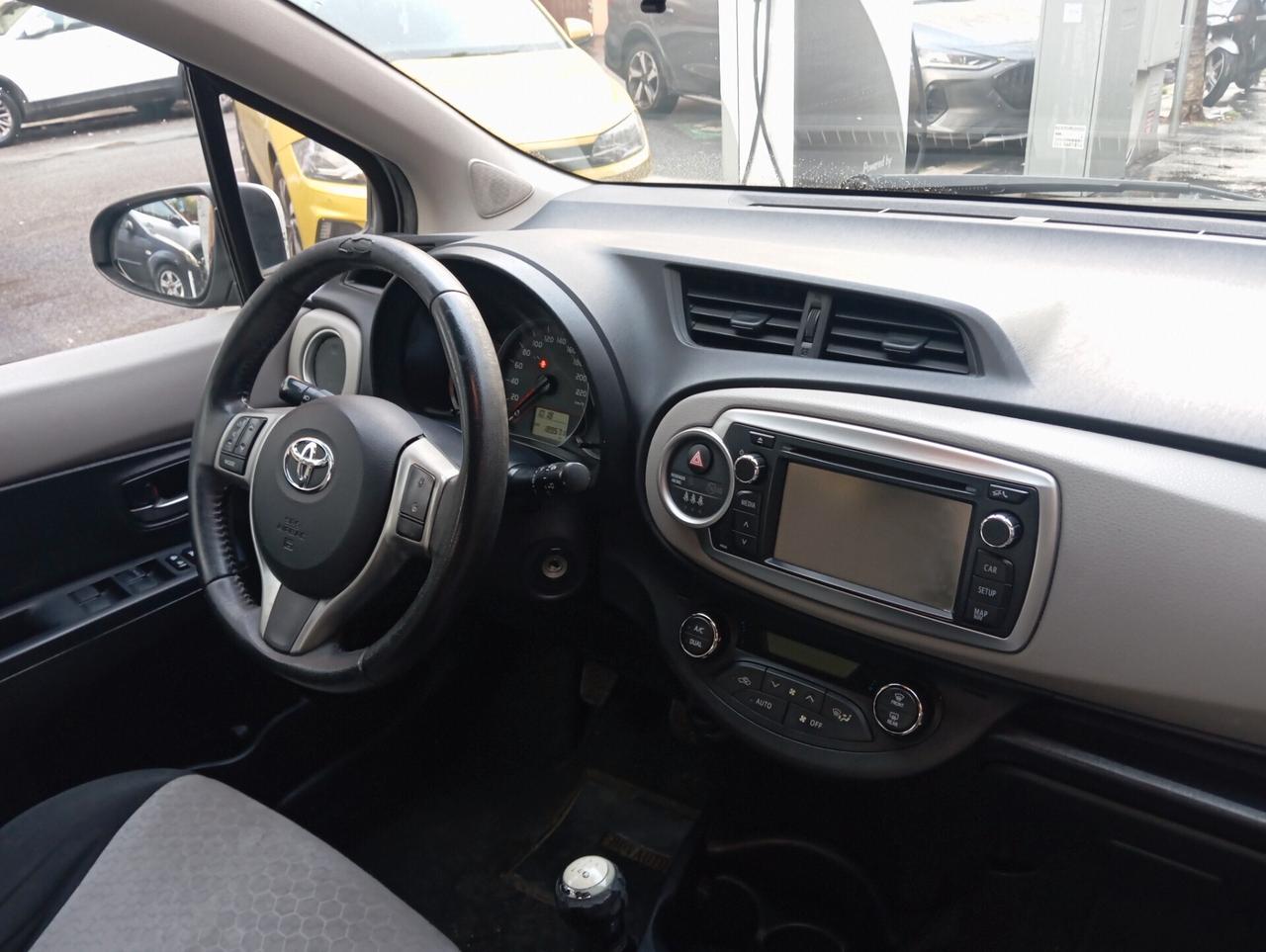 Toyota Yaris 1.0 Lounge offerta del mese