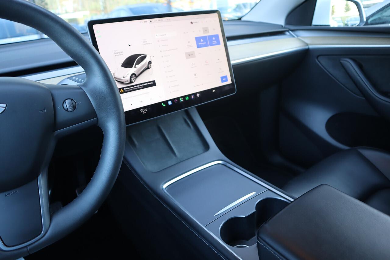 Tesla Y AWD Max Range 514 CV - POMPA DI CALORE - CAMERA