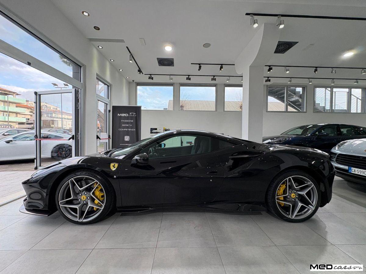 FERRARI - F8 - Tributo