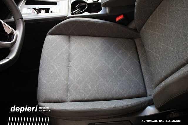 Volkswagen Golf 1.0 eTSI EVO DSG Life -mhev -Ok Neop