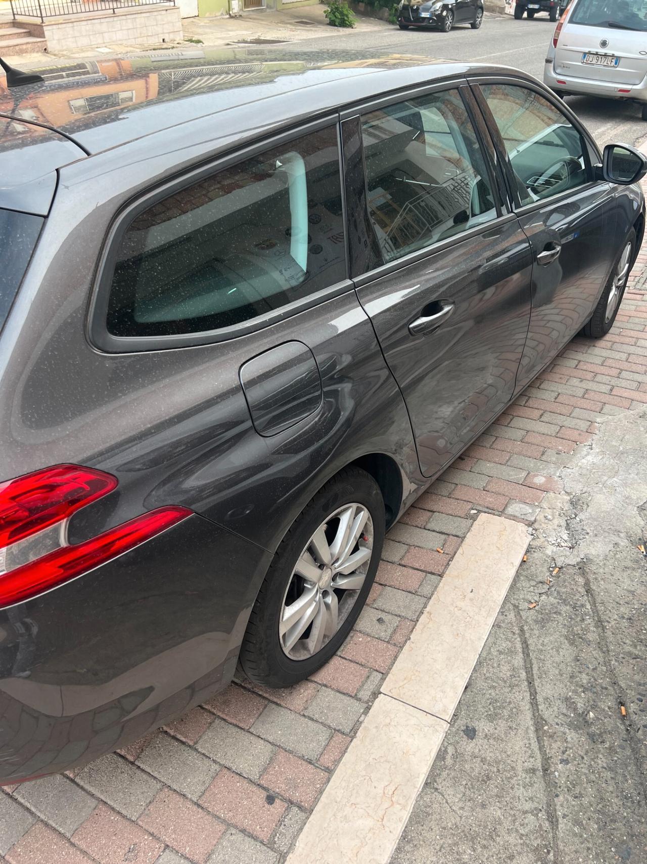 Peugeot 308 BlueHDi 130 S&S EAT8 SW Active