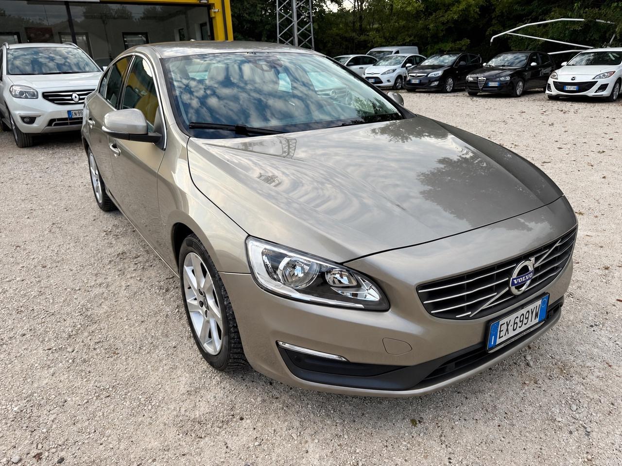 Volvo S60 D4 R-design UNICO TOP