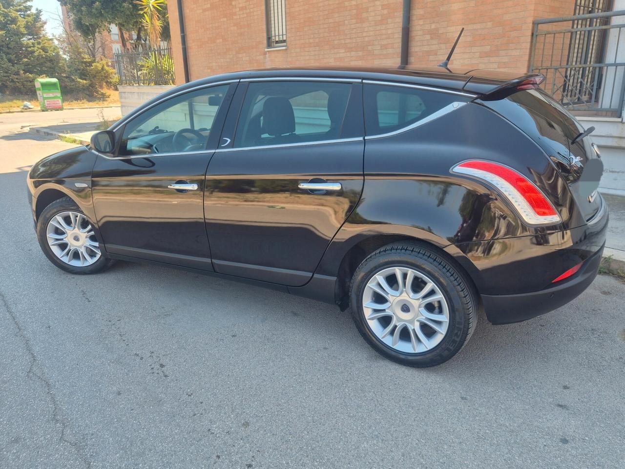 Lancia delta 2.0 multijet 165cv gold anno 2011