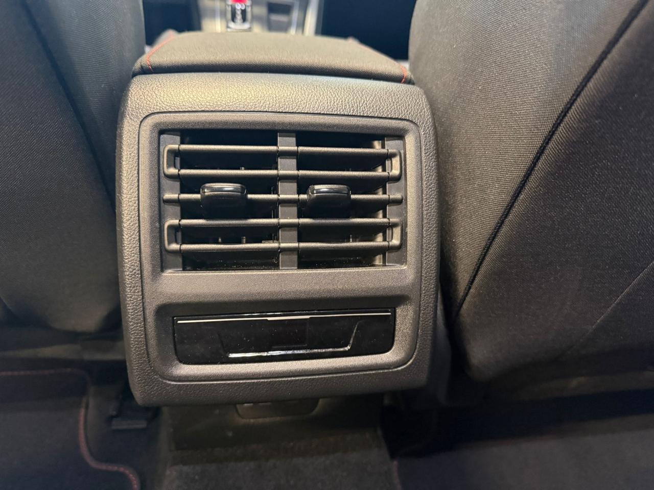 Volkswagen Golf GTI Golf 2.0 TSI GTI DSG PERFORMANCE