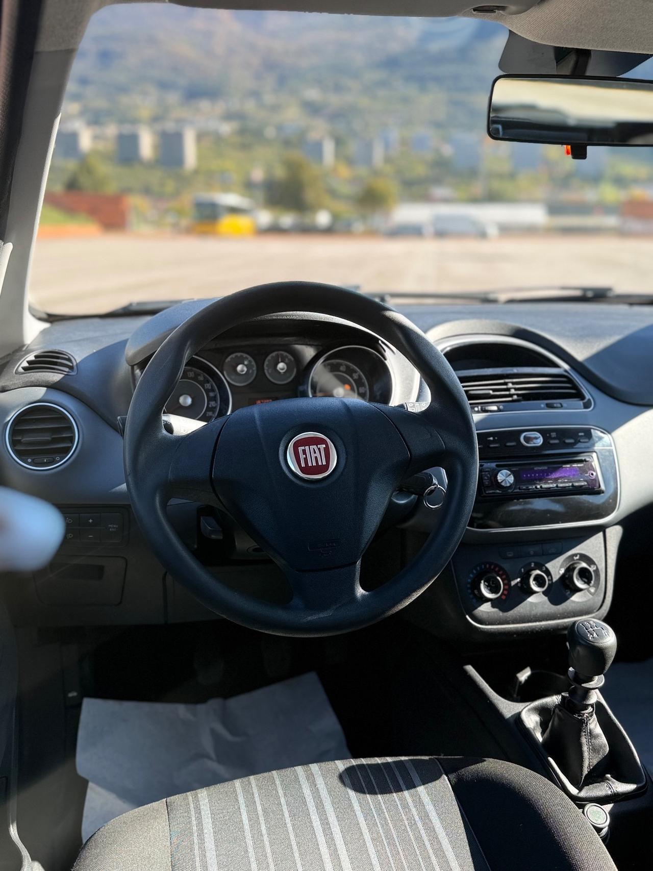 Fiat Punto Evo 1.4 5 porte Active OK NEOPATENTATI