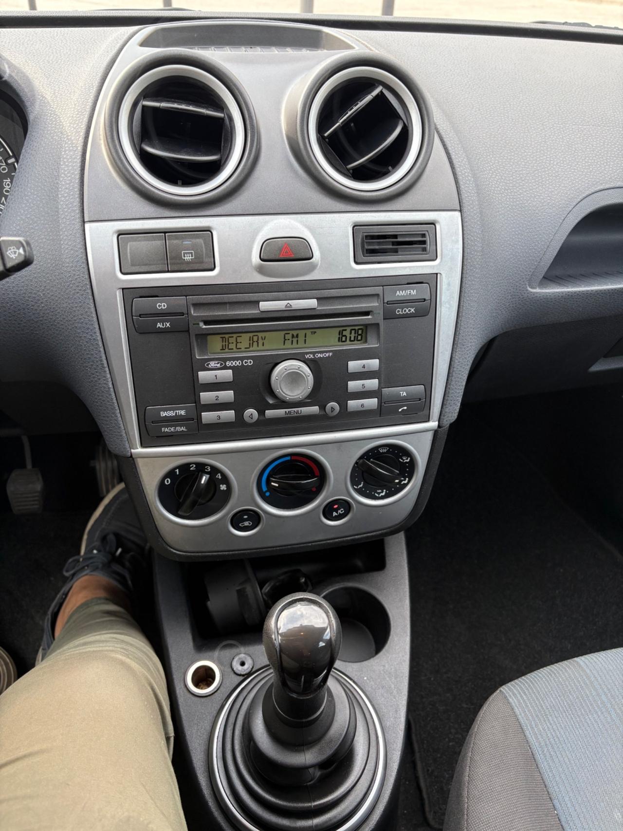 Ford Fiesta 1.4 TDCi 5p. Neo patentati