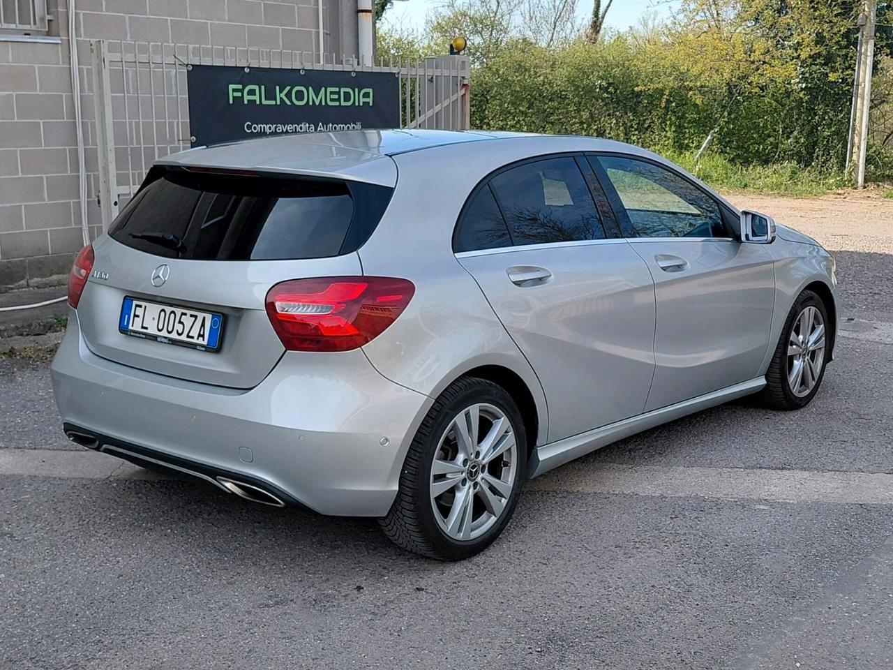 Mercedes-Benz A 180 1.6 Premium UNICO PROP.