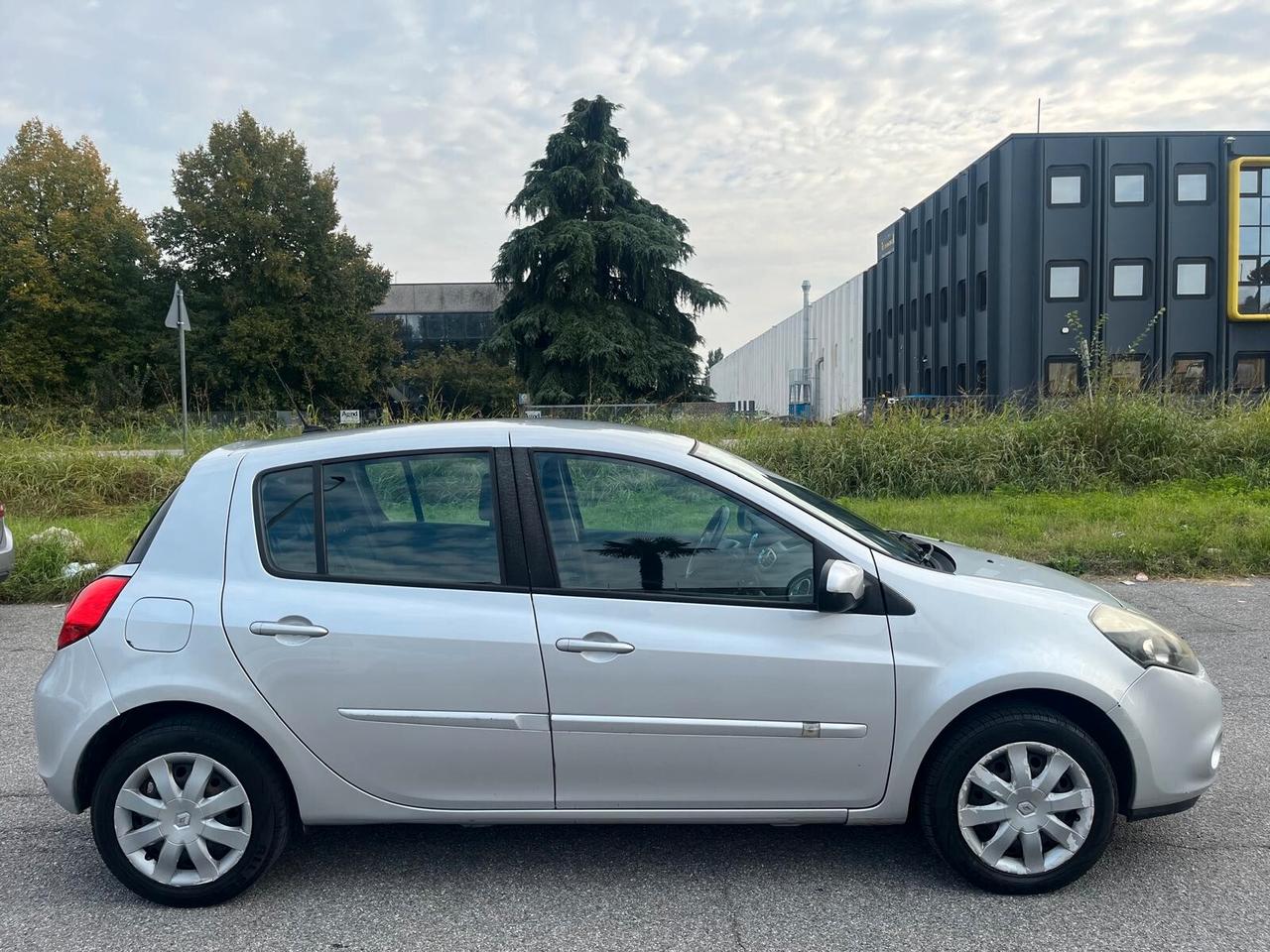 Renault Clio 1.2 16V 5 porte