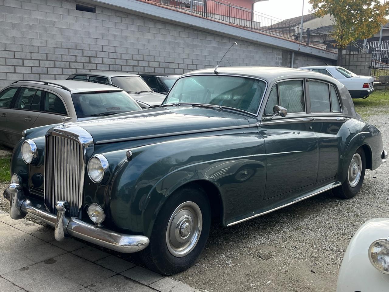 Bentley S1 Guida a SX