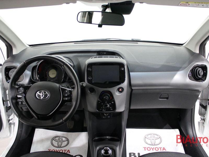 Toyota Aygo Aygo 5p 1.0 x-play m-mt 72cv