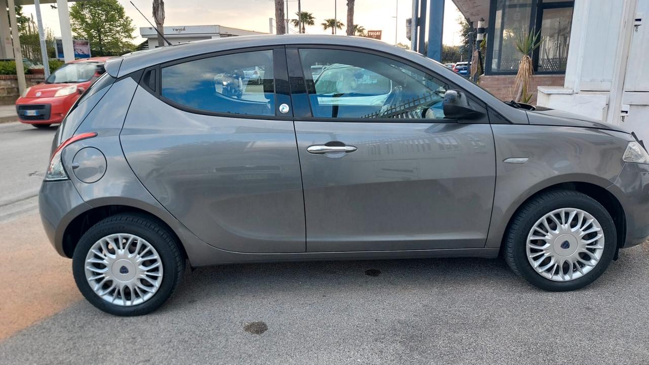 Lancia Ypsilon 1.2 69 CV 5 porte GPL Ecochic Gold