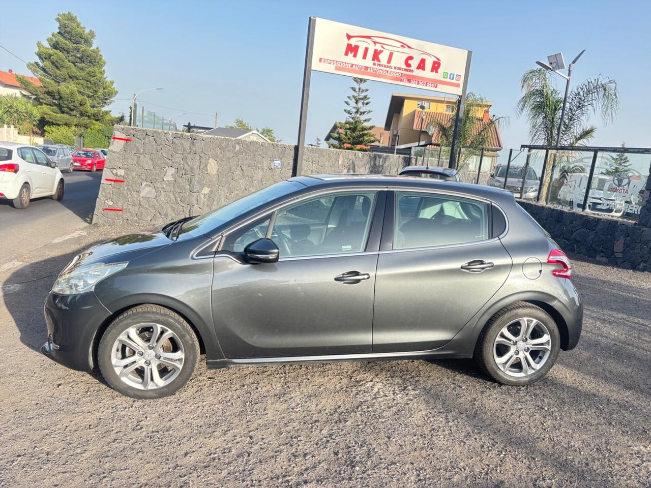 Peugeot 208 1.4 HDi 68 CV 5 porte Allure