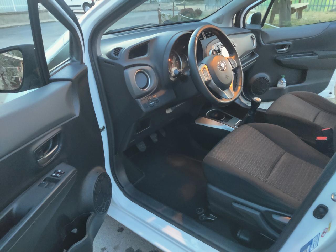 Toyota Yaris 1.0 5 porte Lounge