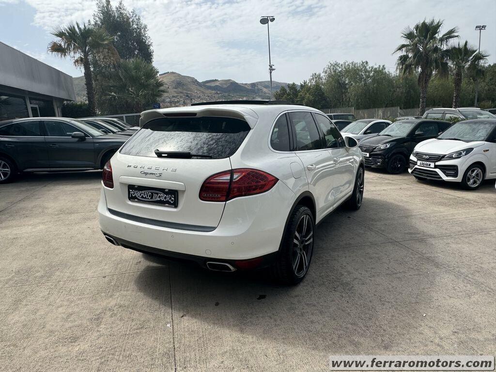 PORSCHE CAYENNE TETTO PANORAMICO A SOLI 219 EURO AL MESE