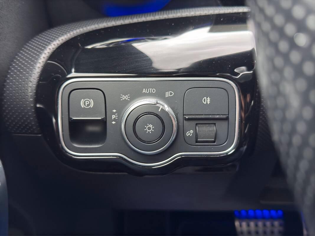 Mercedes Classe A 180 AMG Line Premium Plus auto Con NAVIGATORE