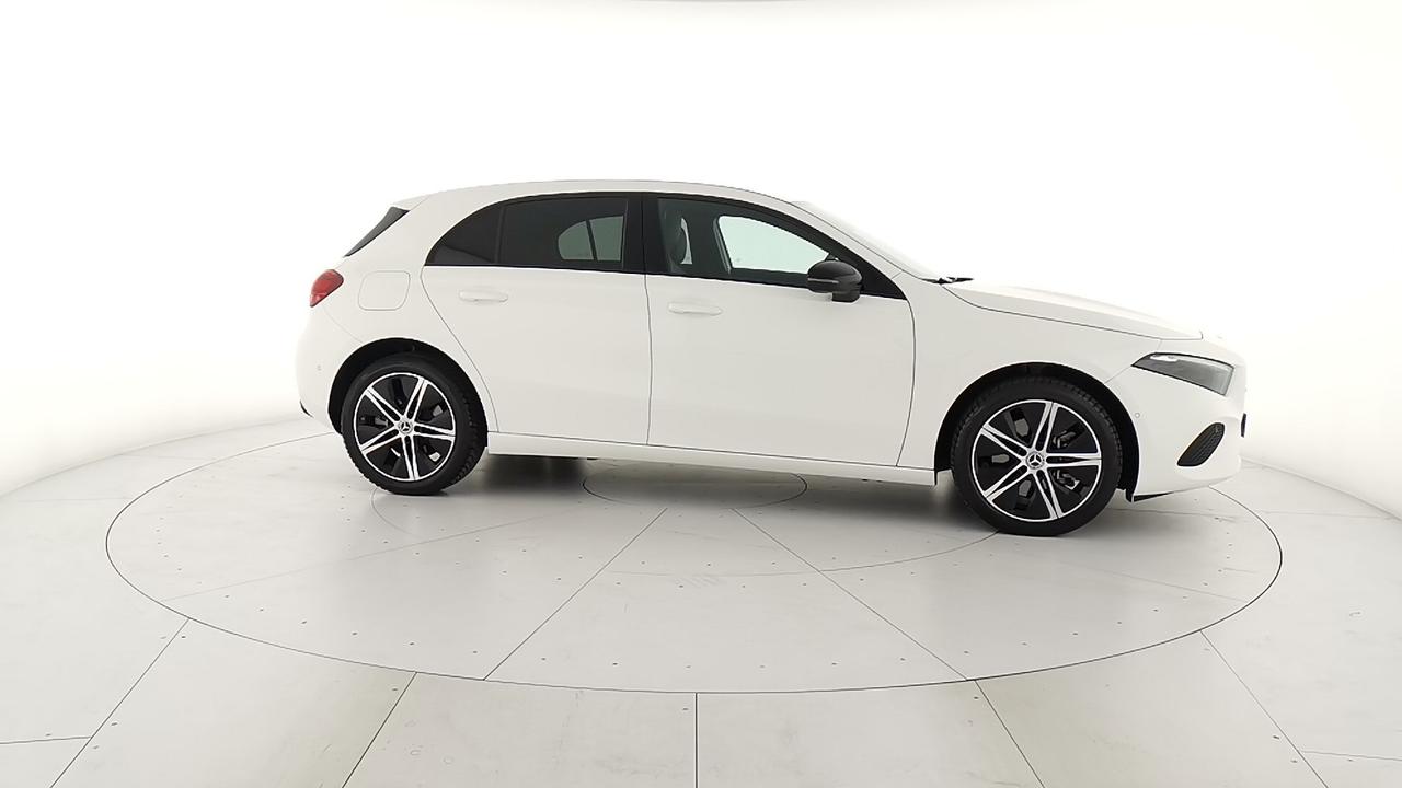 Mercedes-Benz Classe A - W177 2023 - A 250 e phev Progressive Advanced auto