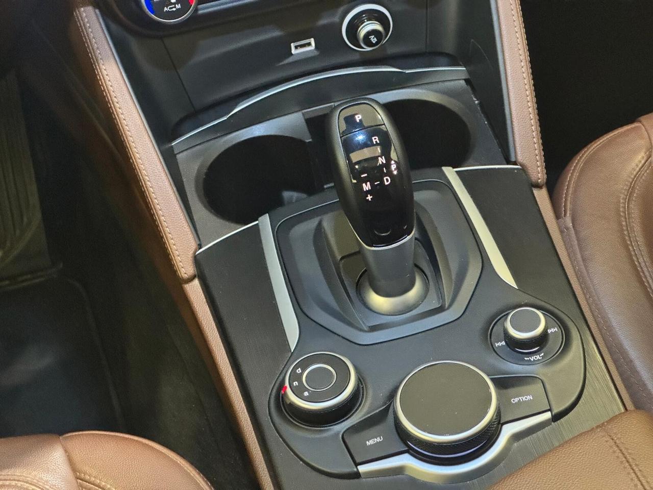 Alfa Romeo Stelvio 2.2 Q4 210 CV AT8 tetto panoramico