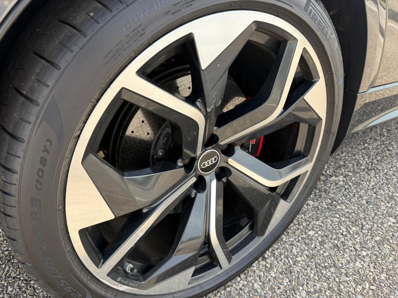 Audi Q8 RS TFSI V8 quattro tiptronic