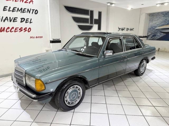 Mercedes Classe E - W123 Berlina 200
