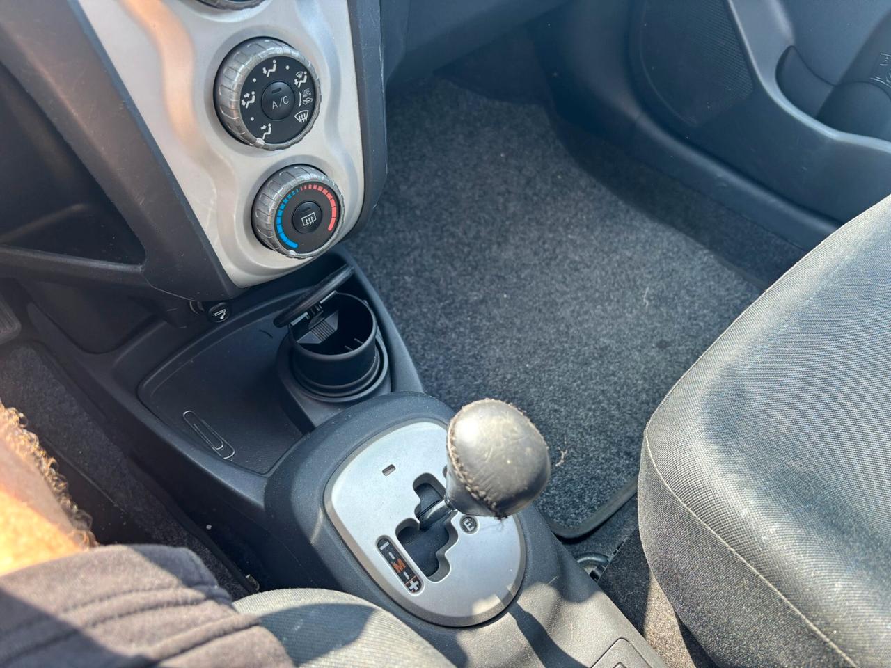 Toyota Yaris CAMBIO AUTOMATICO