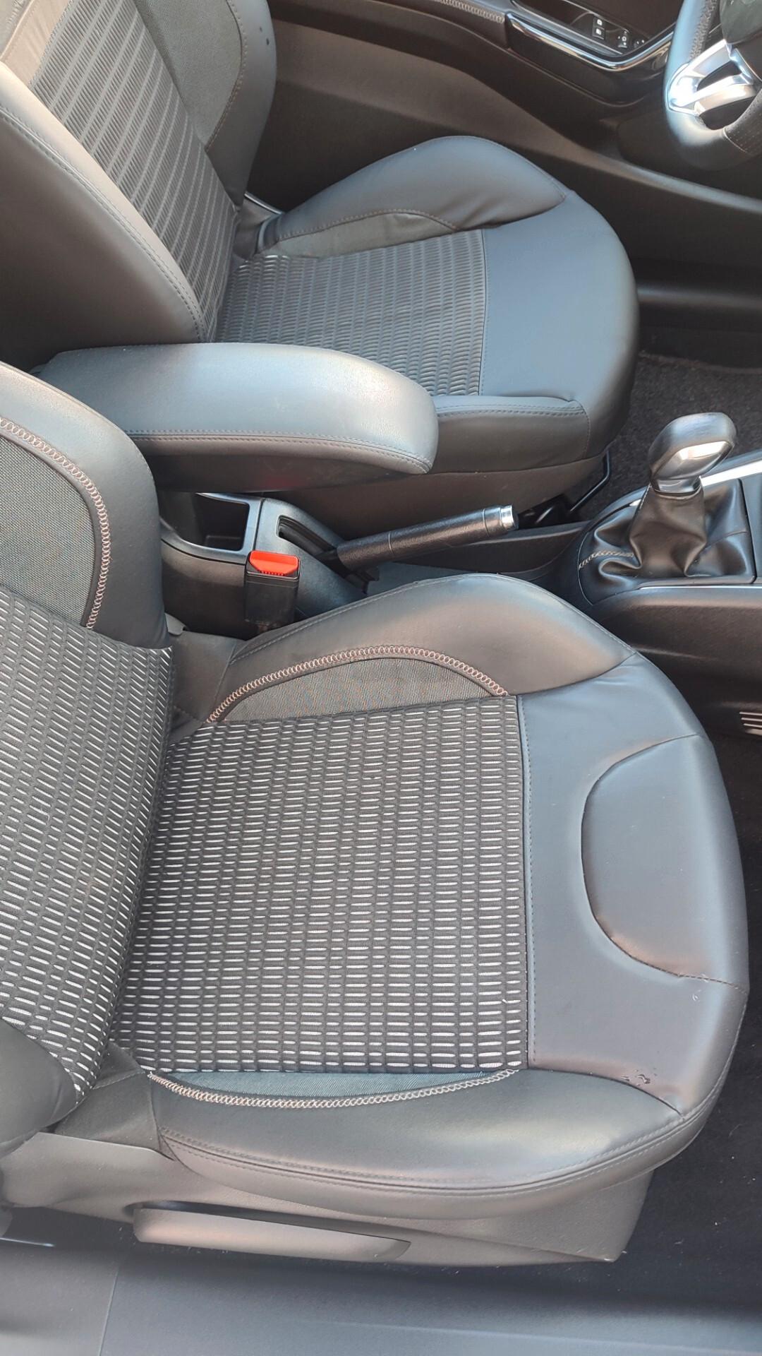 Peugeot 208 1.4 HDI TETTO PANORAMICO