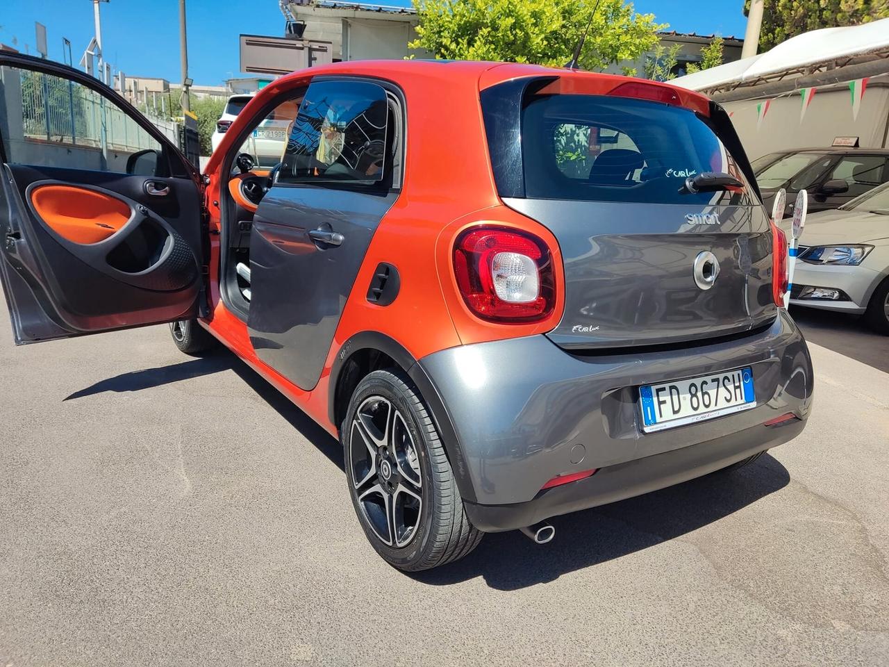 Smart ForFour 70 1.0 twinamic Safetown Silver