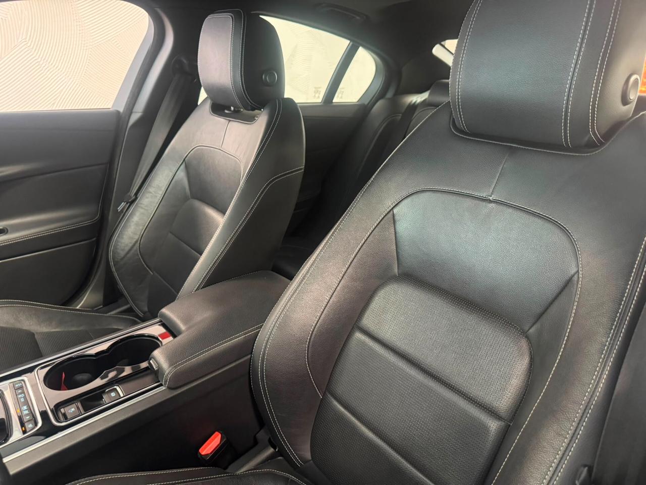 Jaguar XE 2.0 D Turbo aut. R-Sport