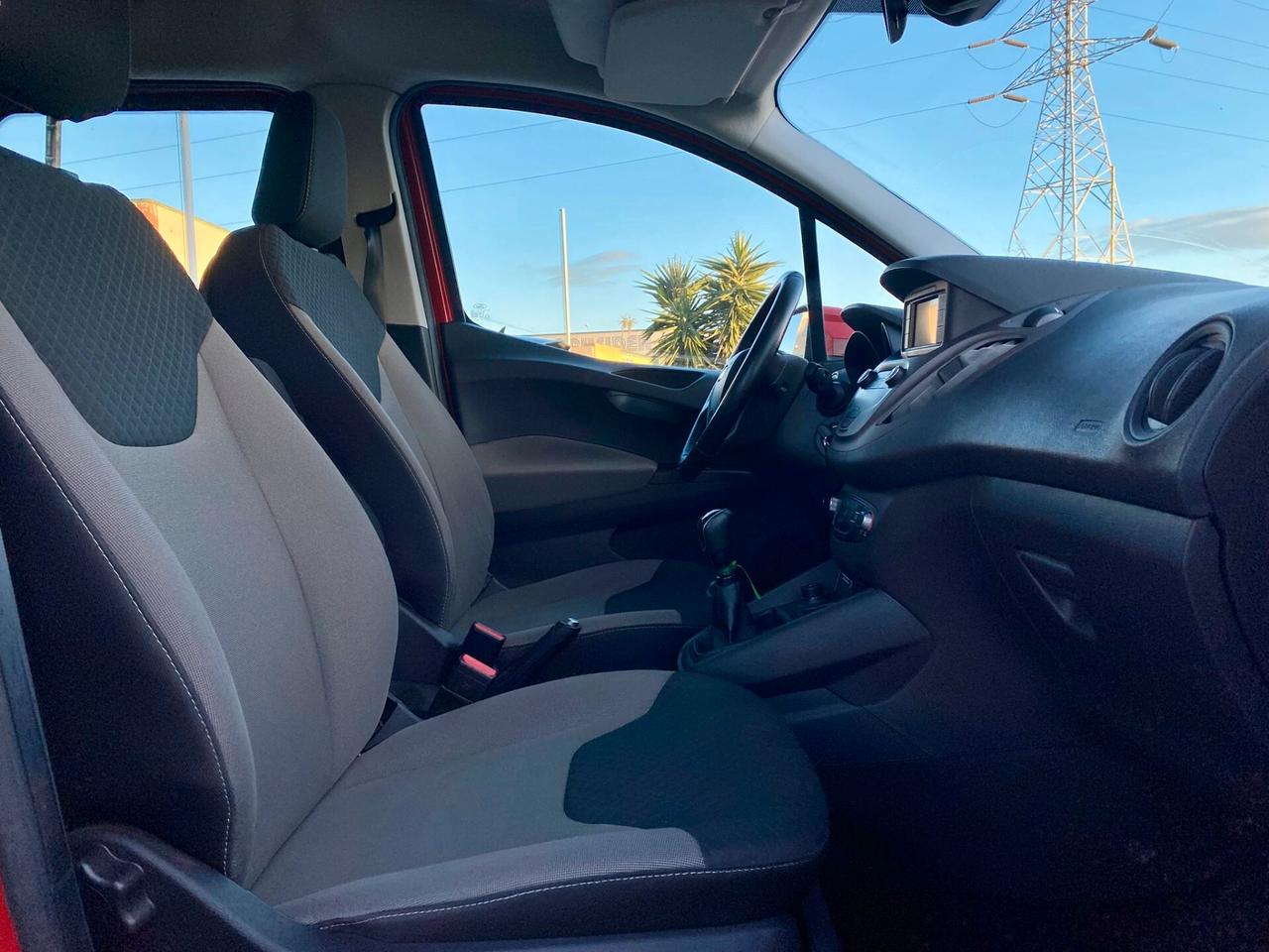 Ford Tourneo Courier 1.0 EcoBoost 100 CV S&S Plus