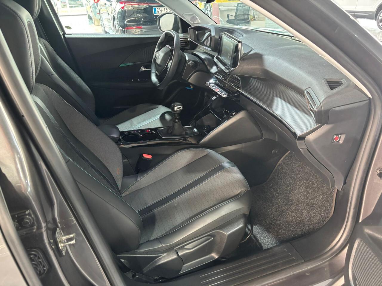 Peugeot 2008 PureTech 100 S&S Allure Pack