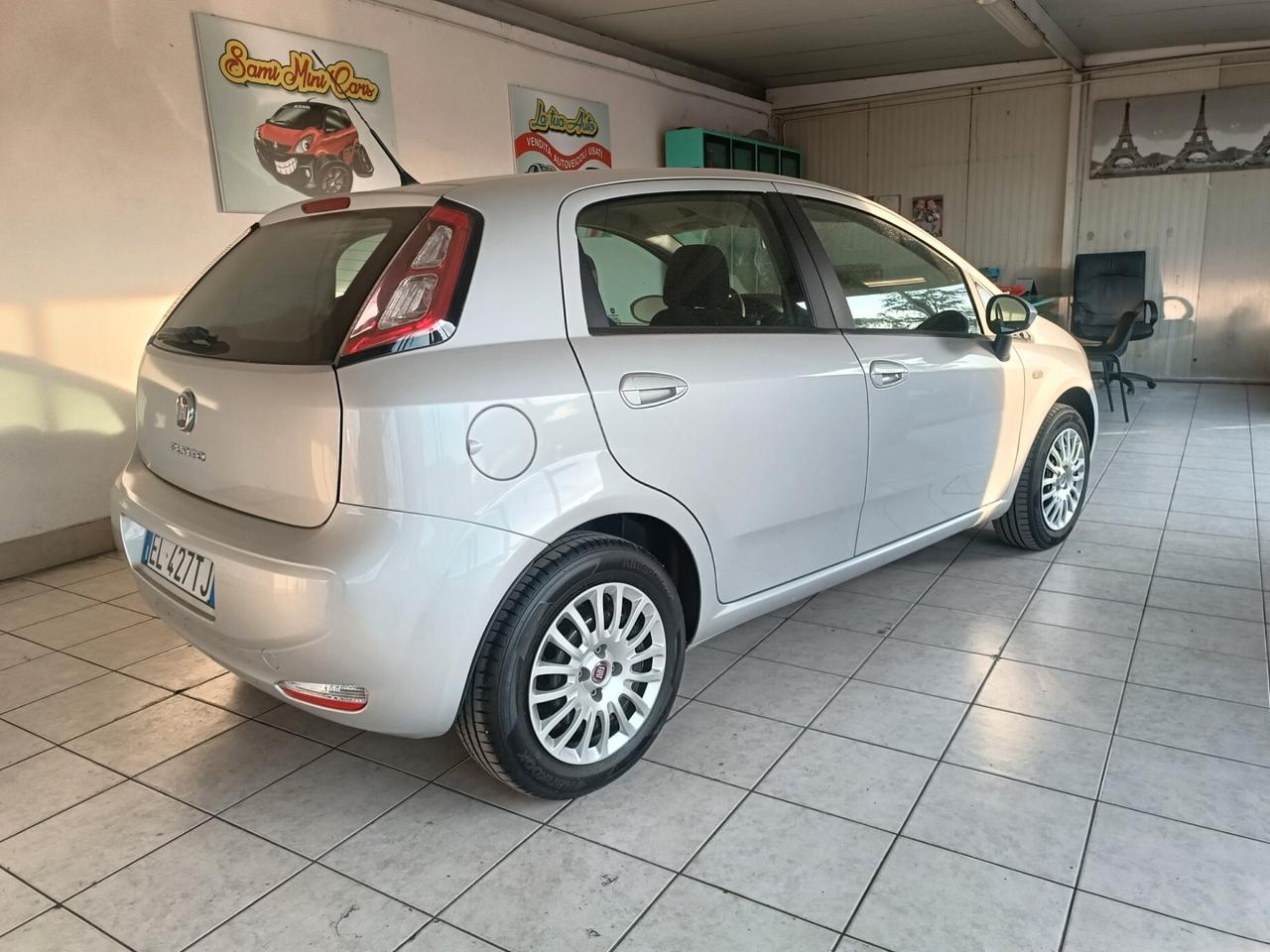 Fiat Punto Evo virgin radio