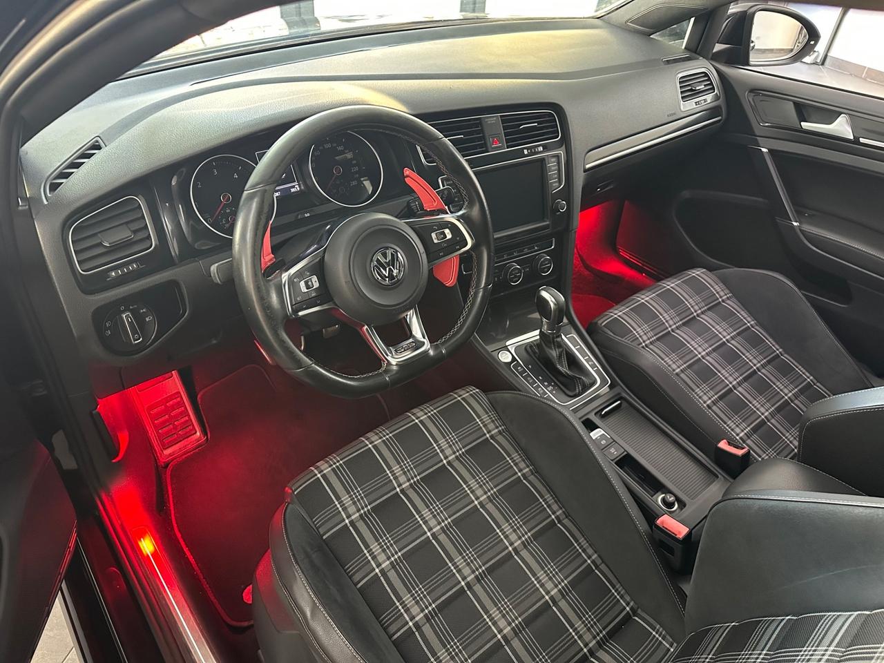 Volkswagen Golf 2.0 TDI DSG 5p. Highline BlueMotion Technology