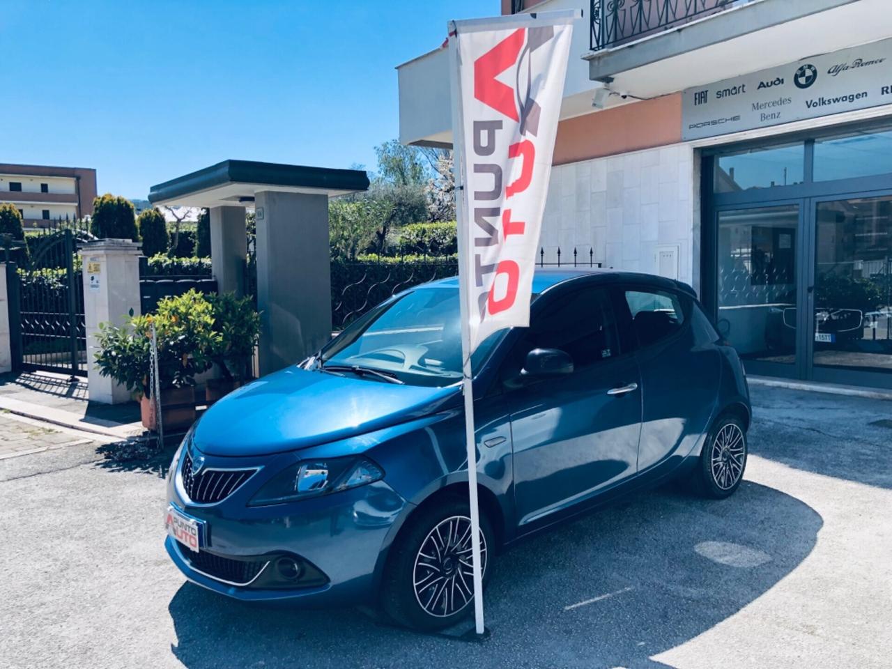 Lancia Ypsilon 1.0 5 porte S&S Hybrid Gold CARPLAY
