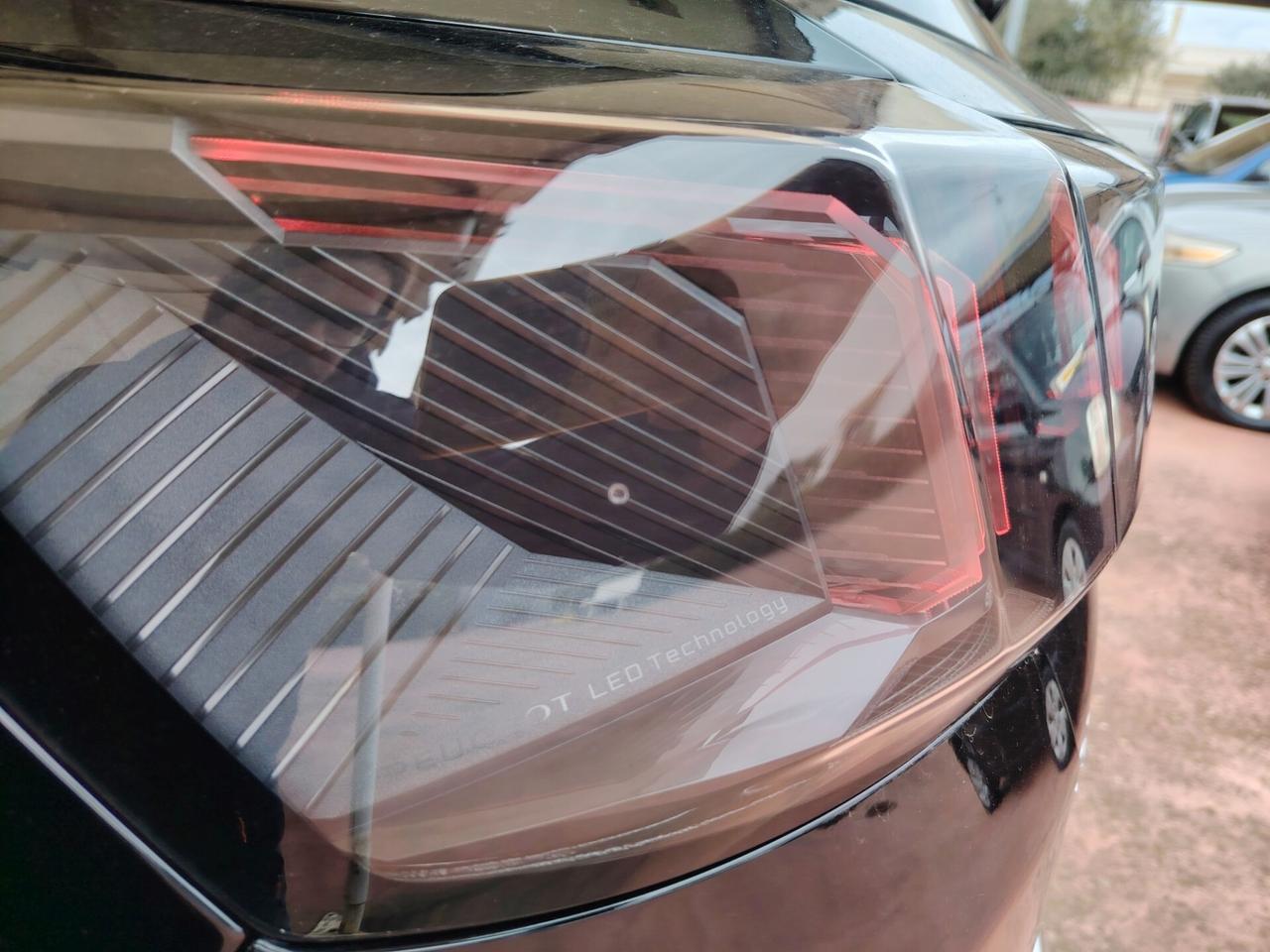 Peugeot 3008 BlueHDi 130 S&S EAT8 Allure 2022 restyling