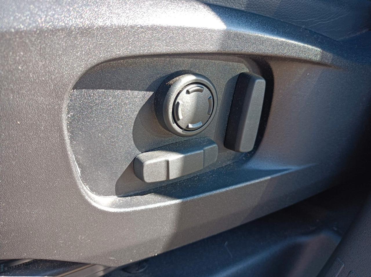 Land Rover Defender 110 3.0D I6 250 CV AWD Auto X-Dynamic HSE