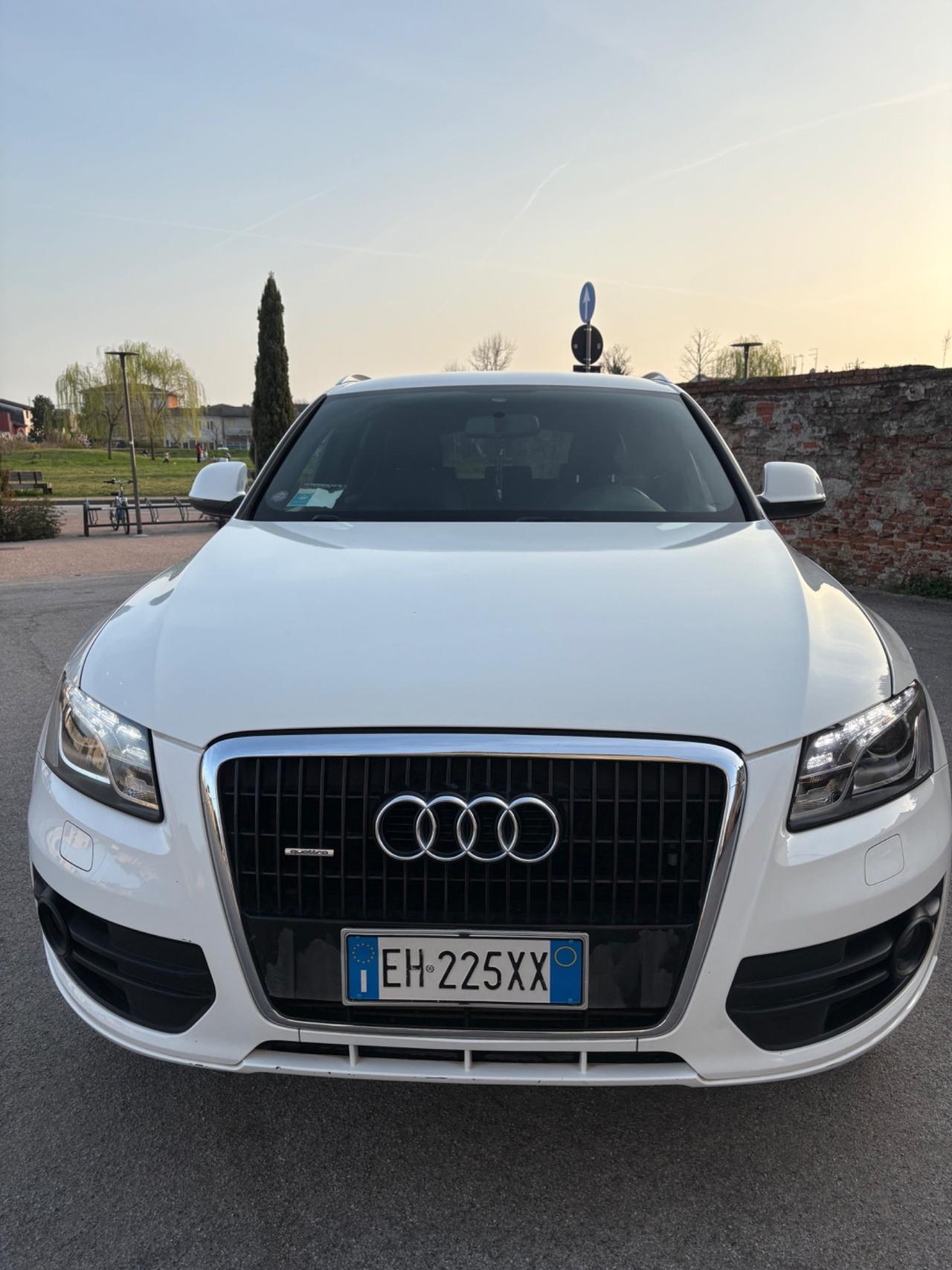 Audi.Q5 .3.0 tdi v6 S line quattro pronta al uso