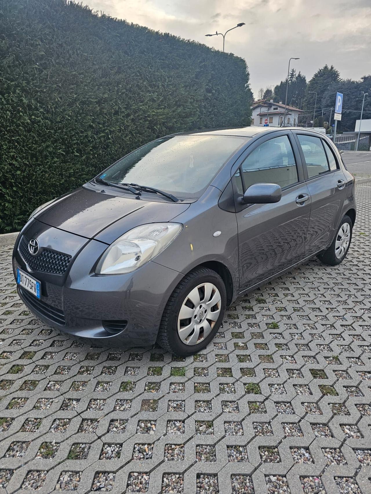 Toyota Yaris 1.0 5 porte Sol
