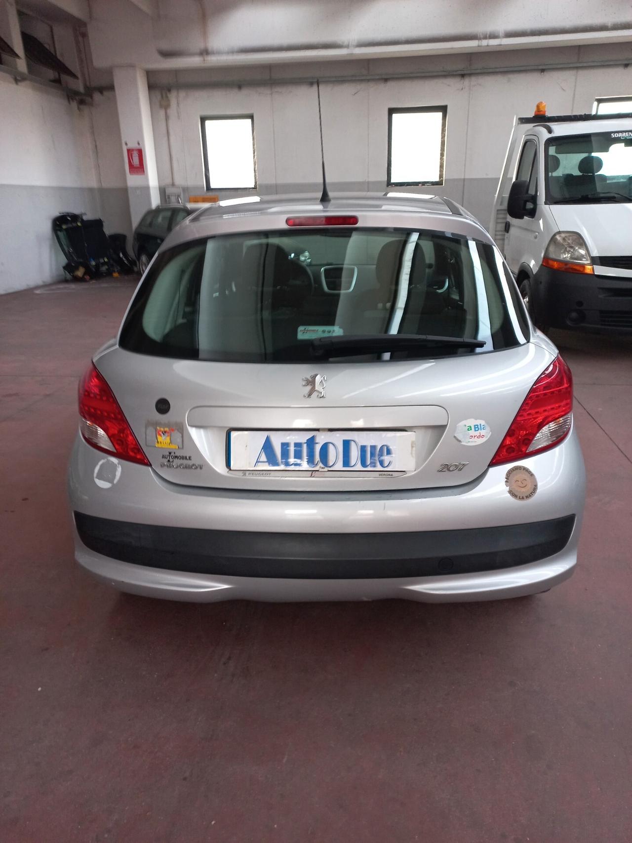 Peugeot 207 1.4 HDi 70CV 5p. Access