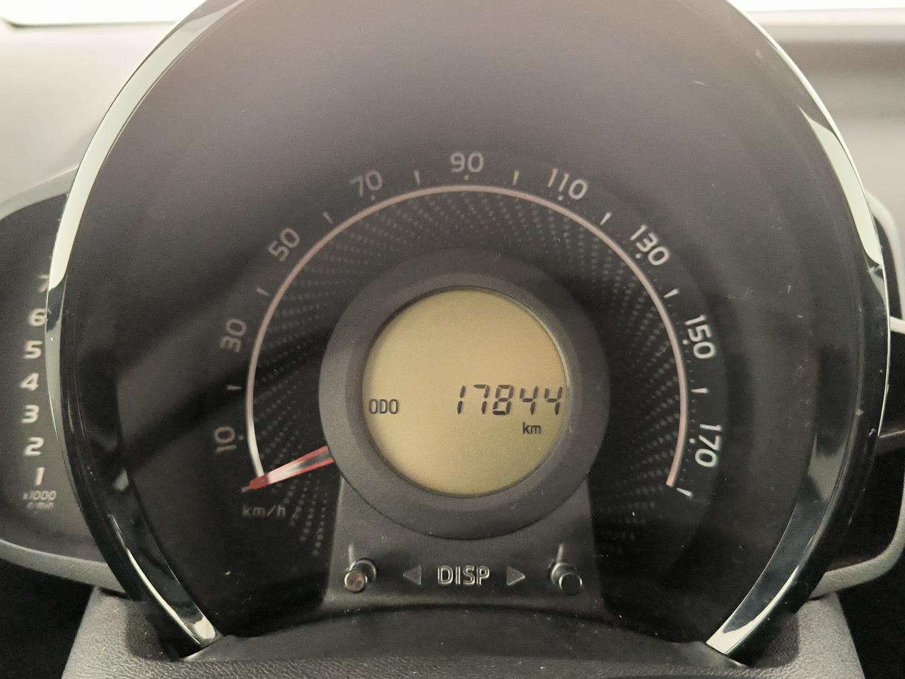 Toyota Aygo 5p 1.0 x-play 72cv