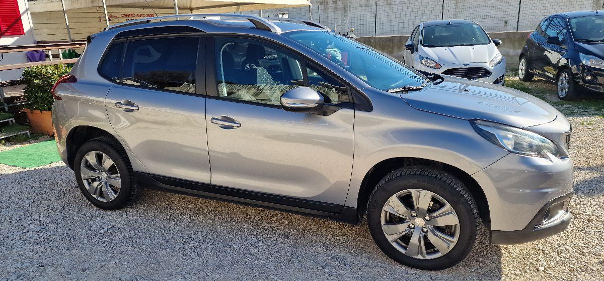 PEUGEOT 2008 BlueHDi 100 Allure