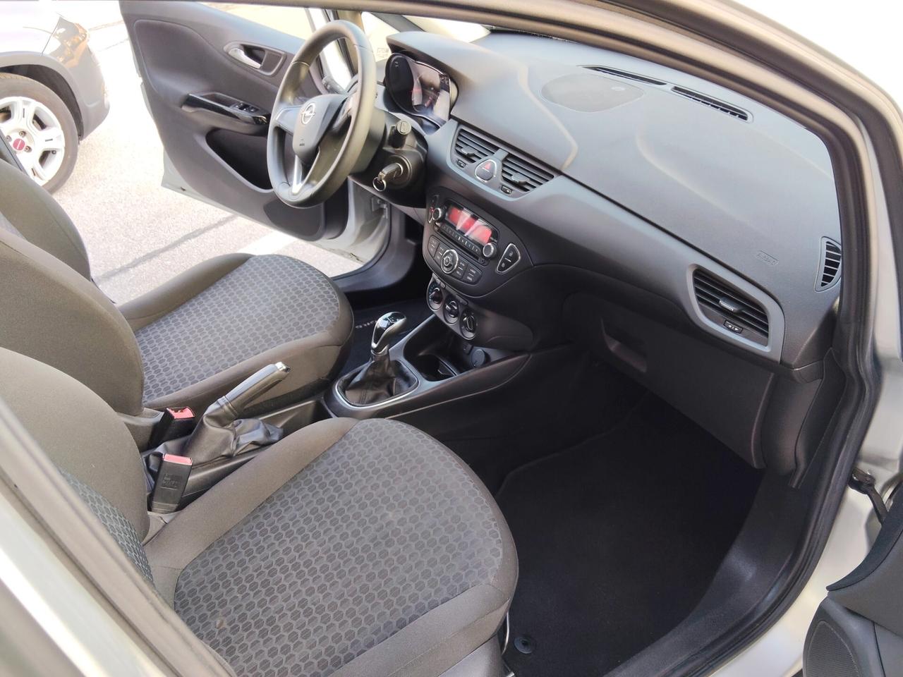 Opel Corsa 1.4 90CV cambio automatico 5 porte 40.000km