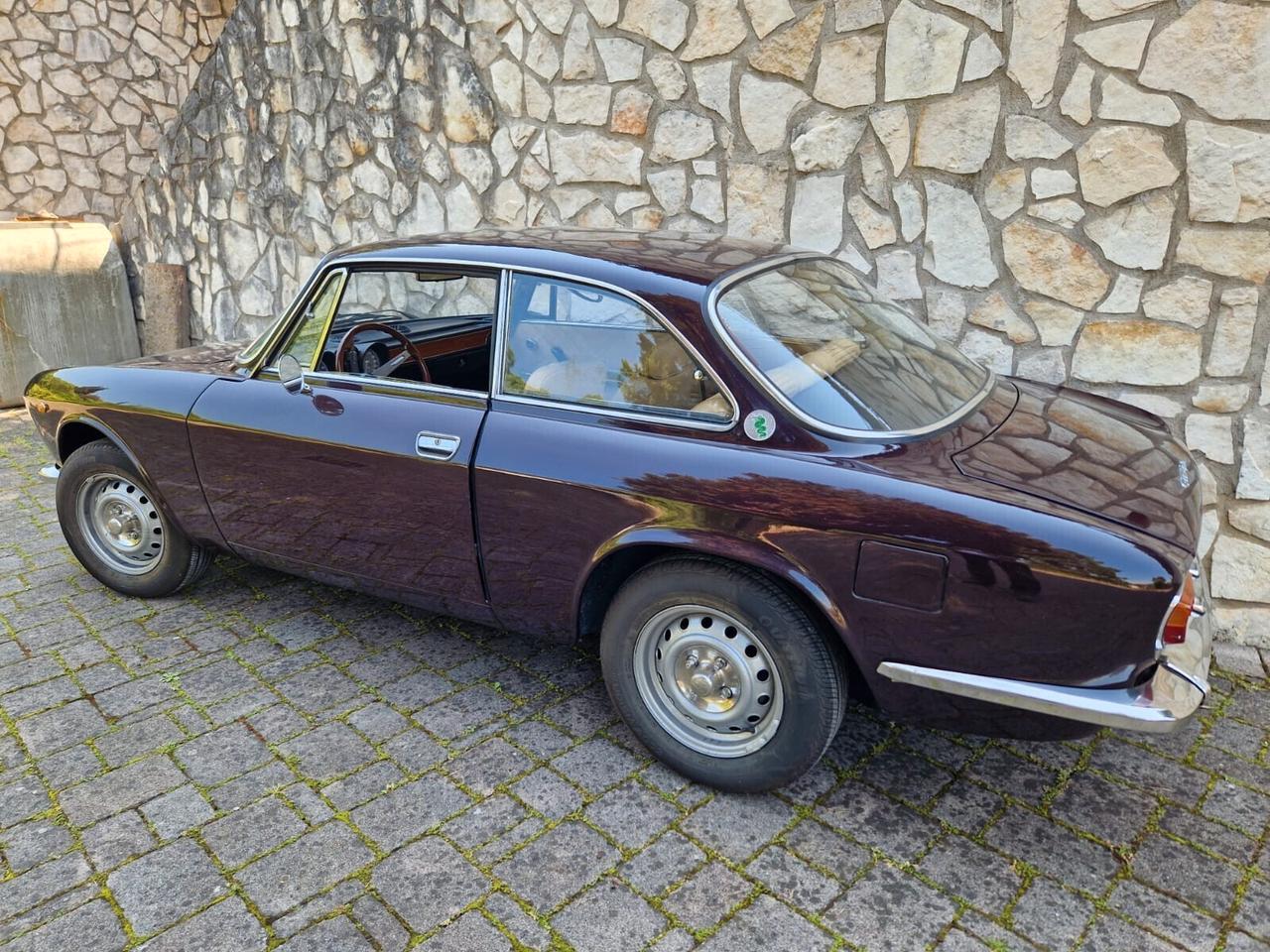 Alfa Romeo GT 1300