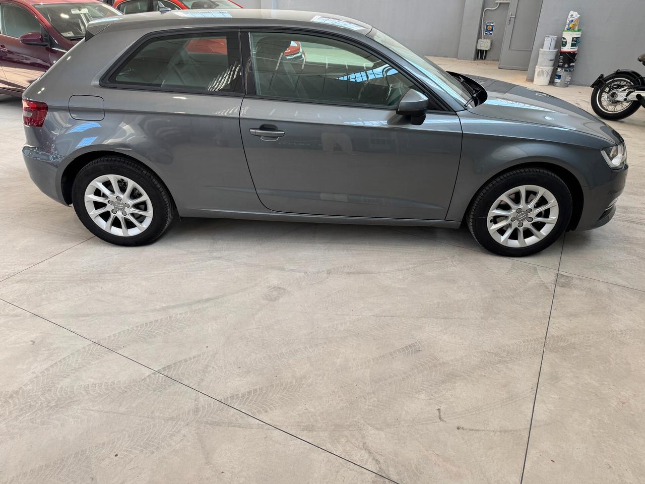 Audi A3 3P 1.6 TDI 105 CV YOUNG