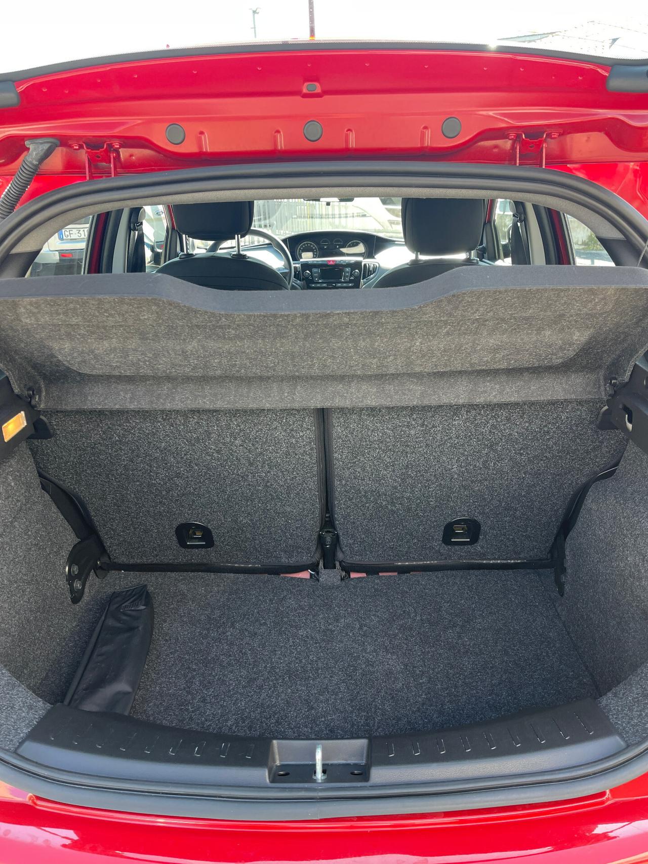 Lancia Ypsilon 1.0 hybrid Silver s