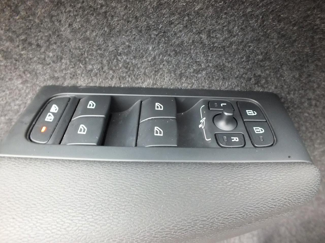 VOLVO XC40 B3 AUTOM.AUTOCARRO N1