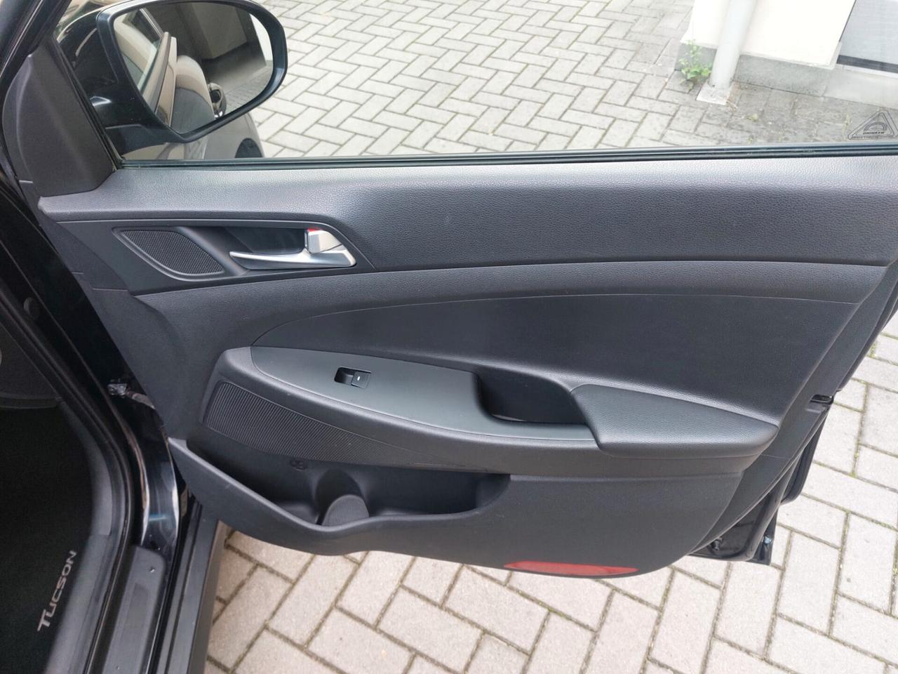 Hyundai Tucson 1.7 crdi Comfort 2wd 115cv Garanzia 12 Mesi