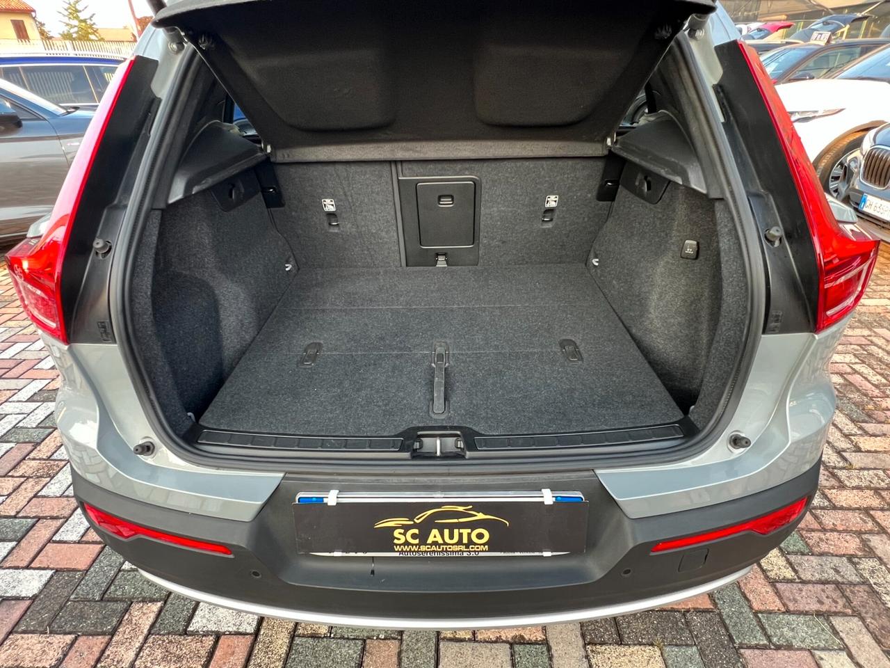 Volvo XC40 B3 automatico Plus Dark